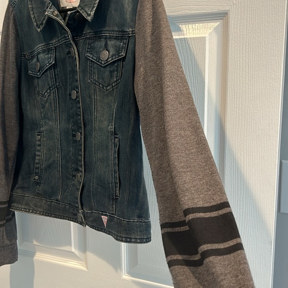 Woman’s GUESS Jean Jacket Size L - Denim Grey Striped Knit Sleeves - Picture 2 of 7